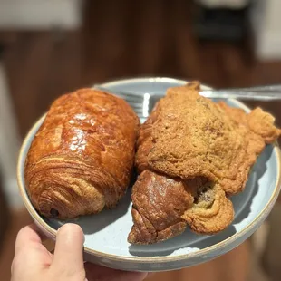 Pain au Chocolat + Crookie