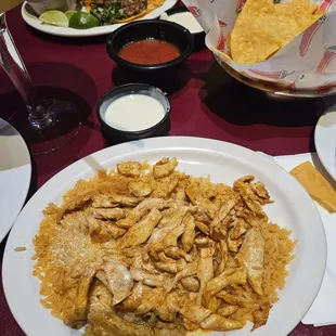 Pollo Queso &amp; more