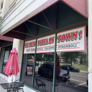 the outside of a restaurant