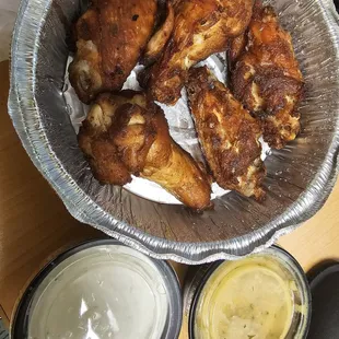 Wings (dipping sauce and garlic parm sauce)