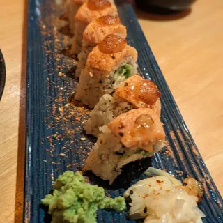 Seared Salmon and Crab Roll*