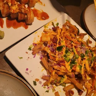 Kimchi fries Samari Roll both verrrryyyy yummy!
