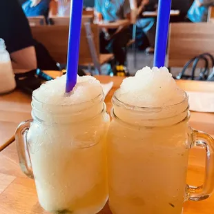 dessert, drink