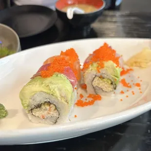 Side view: Rainbow Roll