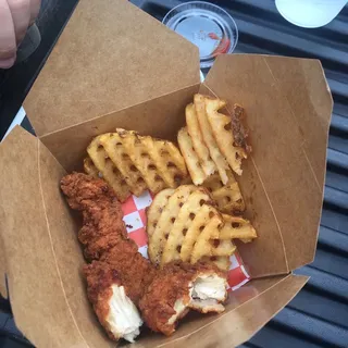 Kid's Chicken Tenders w Fries & Juice