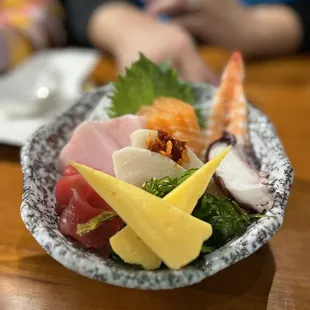 Chirashi bowl