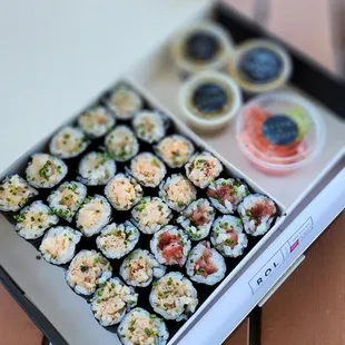 To go only, sushi box