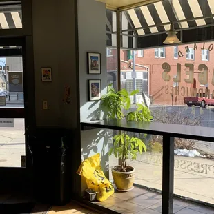 a view of the outside of a restaurant