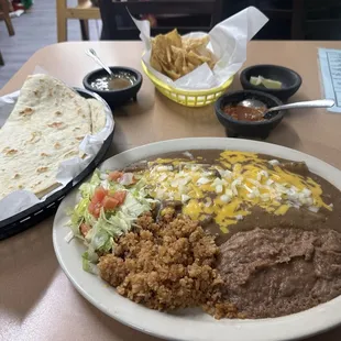 Excellent cheese enchiladas--some of my favorite in San Antonio with huge delicious homemade flour tortillas!
