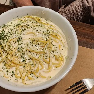 Linguini w Alfredo sauce