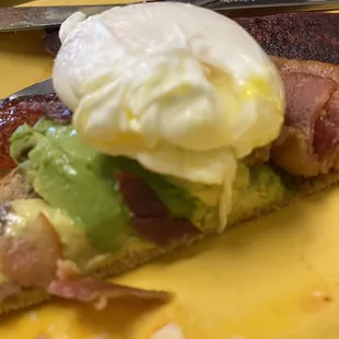 Avocado, Bacon and Poached Egg over Wheat Bread &quot;The Vinz&quot;