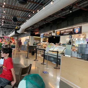 the inside of a fast food restaurant