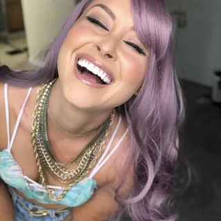 Ari W.