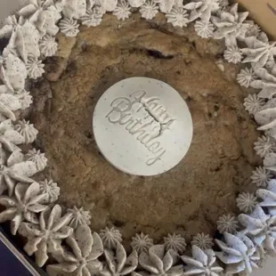 Cookies &amp; Cream Birthday Cookie Cake