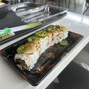 Hamachi Roll