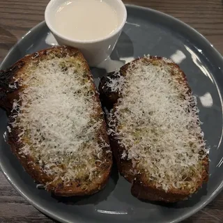 GARLIC BREAD