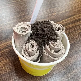Cookies and Cream Rolled Ice Cream with Cheesecake and Oreo on top