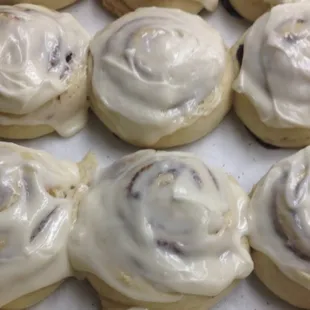 cinnamon rolls with icing
