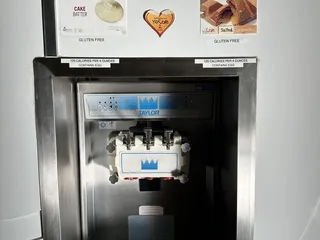 Yo Love Frozen Yogurt