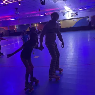 All skate..... Roll bounce.....
