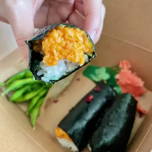 spicy salmon handroll