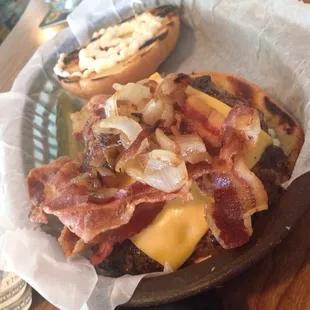 Bacon cheeseburger with fried onion