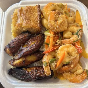 Shrimp w/ veggies, rice, plantains and cornbread