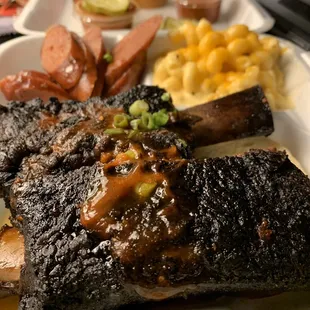 Amazing beef ribs, hot link, mac &amp; cheese.  Outstanding sauces.