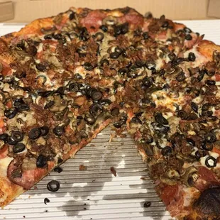 The Man Cave pizza XLarge