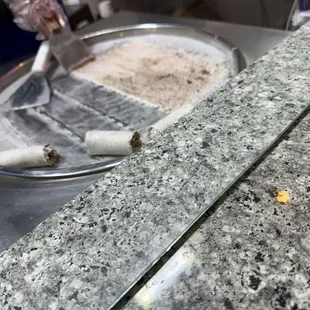 Making the rolled ice cream