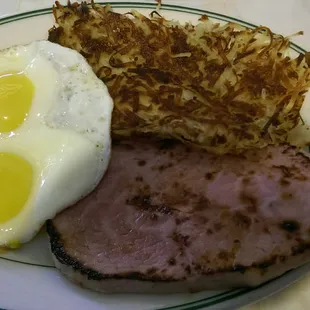 Ham, eggs, hash browns and toast