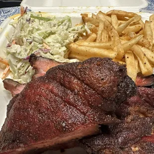 Ribs, coleslaw and Fries