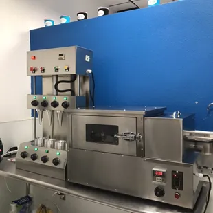 Pizza cone molding Machine and oven!