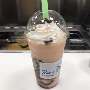 these are some amazing smoothies, come and enjoy four flavors to choose from!