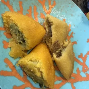 Empanadas de Carne Empanadas de Pollo Beef &amp; Chicken Empanadas