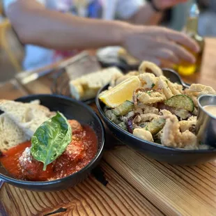 Polpette al Sugo &amp; Calamari Fritti