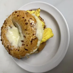 Egg and bacon bagel