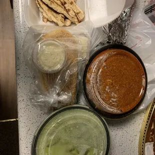 Dry grilled chicken. Mids pasta that I did not order. Soggy garlic bread. No Alfredo sauce.