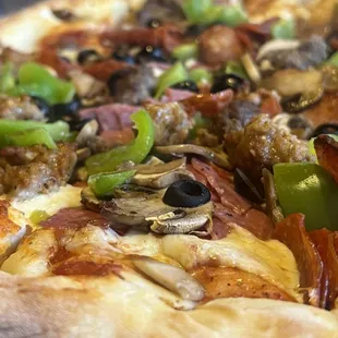 a close up of a pizza