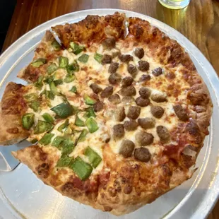Junior pizza (half peppers and half meatballs)
