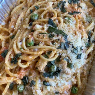 Spicy carbonara with spaghetti noodles