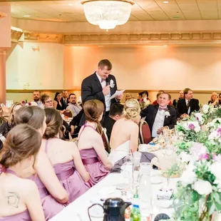 Head table down the middle (Copr: Joshua Harrison Photography)