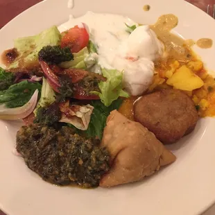 Yay! Samosas and pakora (pattie) on the lunch buffet!