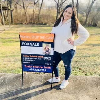 Taylor Brianne Smith, R.