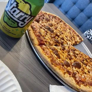 The staff were friendly and helpful as soon as I walked it. I loved the pizza and the quality was excellent!!  Highly recommended.