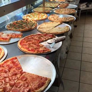 Family owned  Ny style pizza, deep dish and more!! Pizza specials, lunch combos!  Located: food cuort of the Seminole Towne center mall.