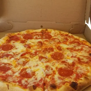 14 inch pepperoni and extra cheese pie