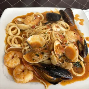 pasta dish, pasta, food