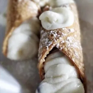 Cannolis