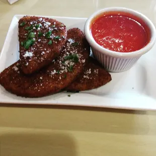 Fried mozzarella. Very good. Get these